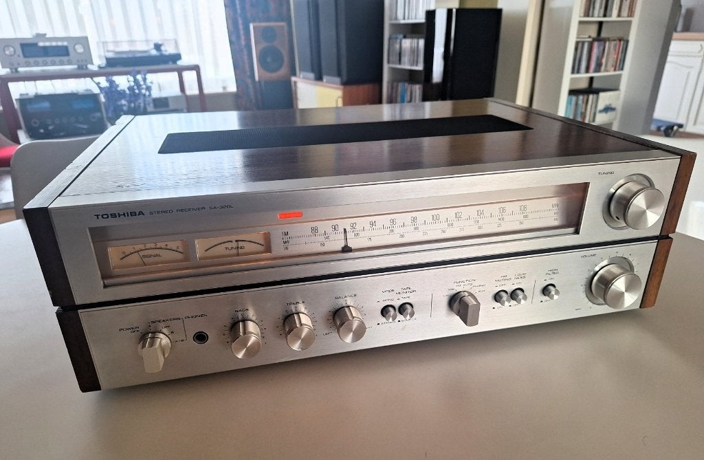 Thoshiba vintage receiver in topstaat !, Audio, Tv en Foto, Versterkers en Ontvangers, Ophalen of Verzenden, Refurbished, Stereo