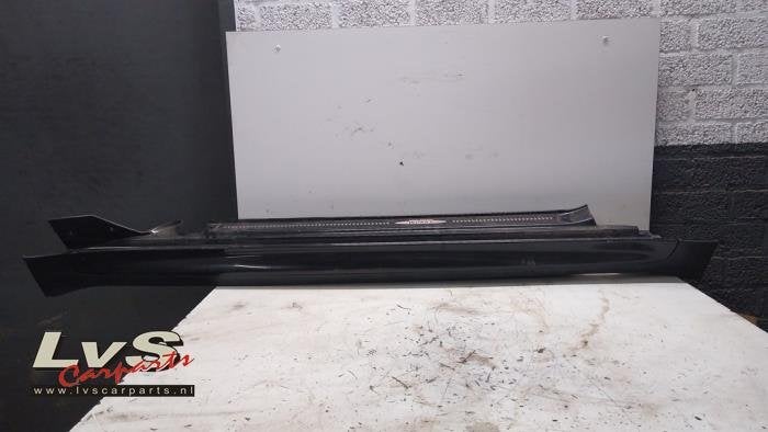 Jupe gauche d'un Mini Clubman (A94), -, 3 mois de garantie, -, -
