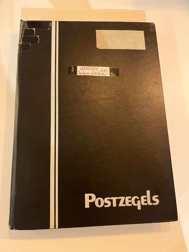 Postzegelalbum Thema Handen, Ophalen of Verzenden