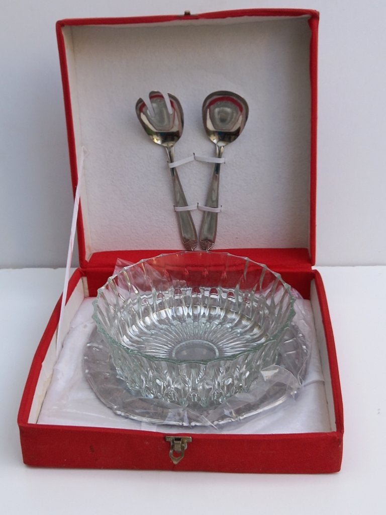Coupe en verre avec sous-coupe en métal argenté et couverts, Antiquités & Art, Enlèvement