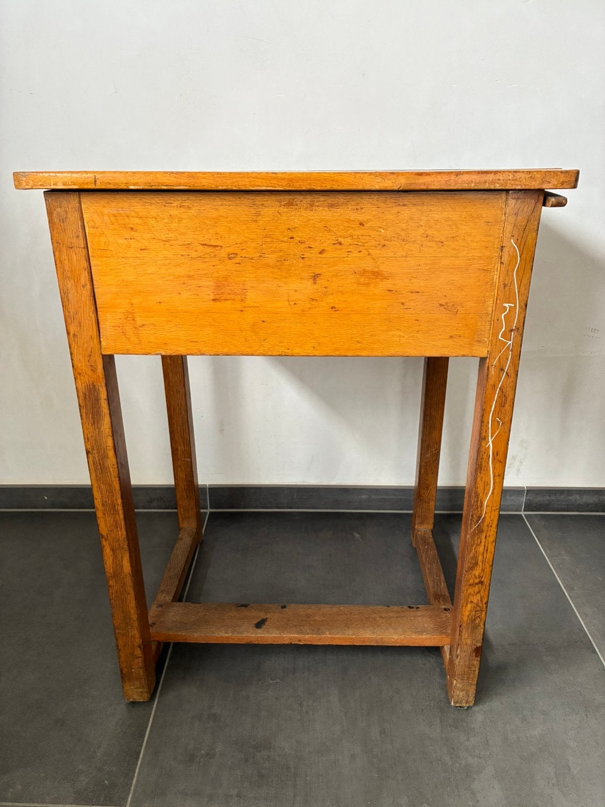 Bureau d'école à l'ancienne, Maison & Meubles, Bureaux, Utilisé, Bureau d'écolier, Vintage, Bois, Brun, Espace de rangement, Enlèvement