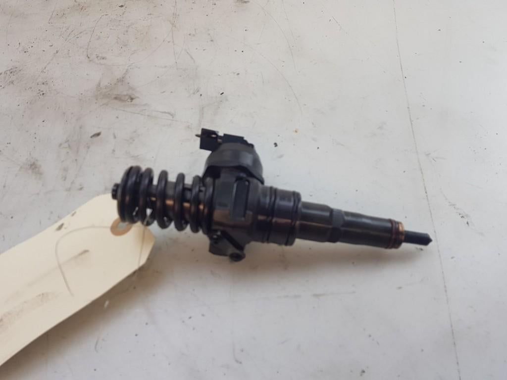 INJECTEUR FAP Volkswagen Multivan T5 (7E / 7HC / 7HF / 7HM), Robert Bosch AG, Volkswagen, Utilisé, Robert-Bosch-Allee 1
74232  Abstatt, DE