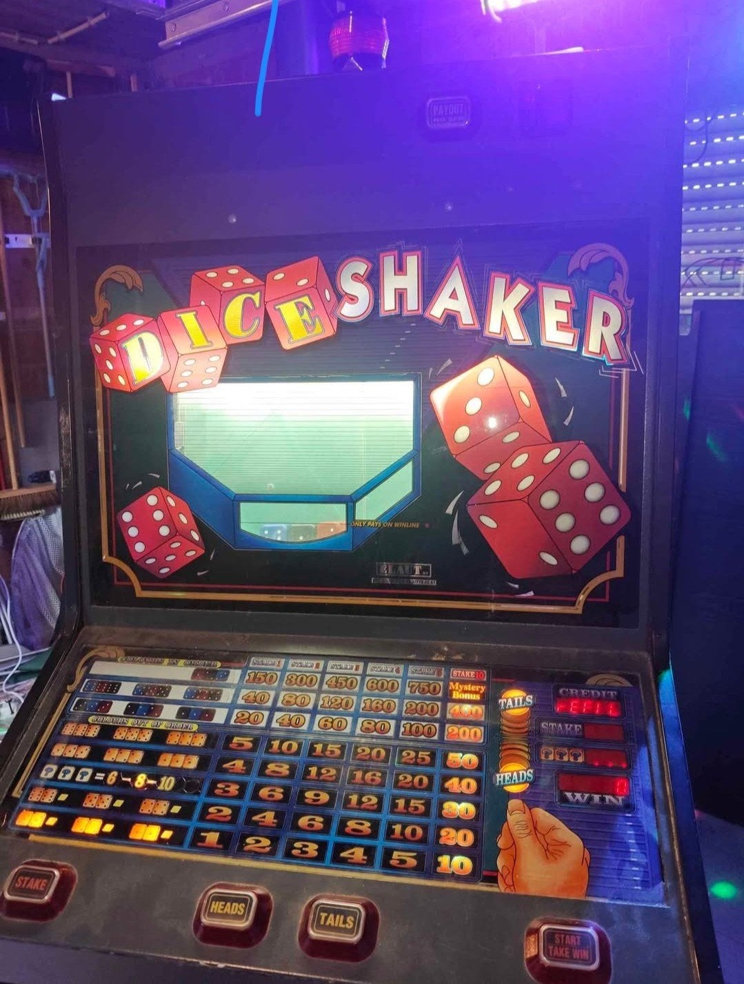 dice shaker, Verzamelen, Ophalen