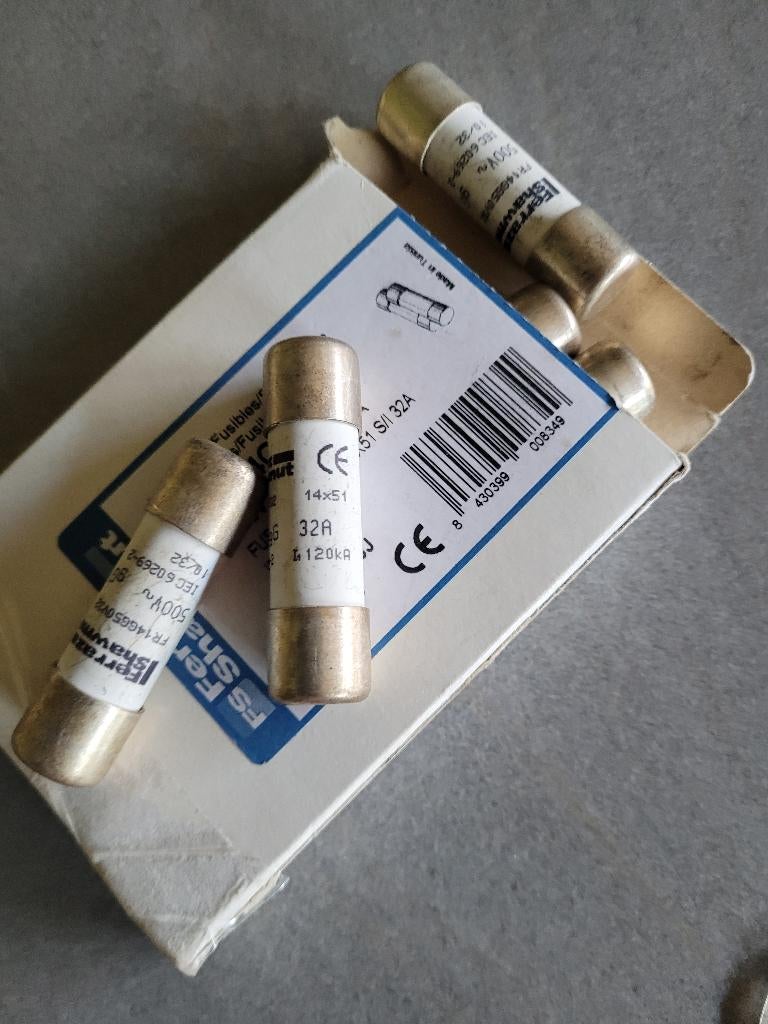 Zekeringen FR14GG50V32, Doe-het-zelf en Bouw, Elektriciteit en Kabels, Ophalen of Verzenden, Zo goed als nieuw