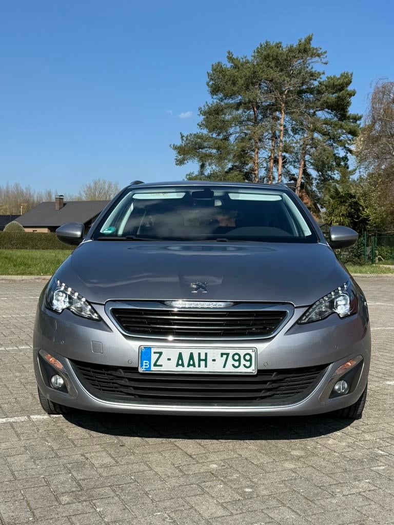 Peugeot 308  automaat nieuwe motor met factuur, Auto's, Automaat, 1199 cc, Bedrijf, 5 zetels