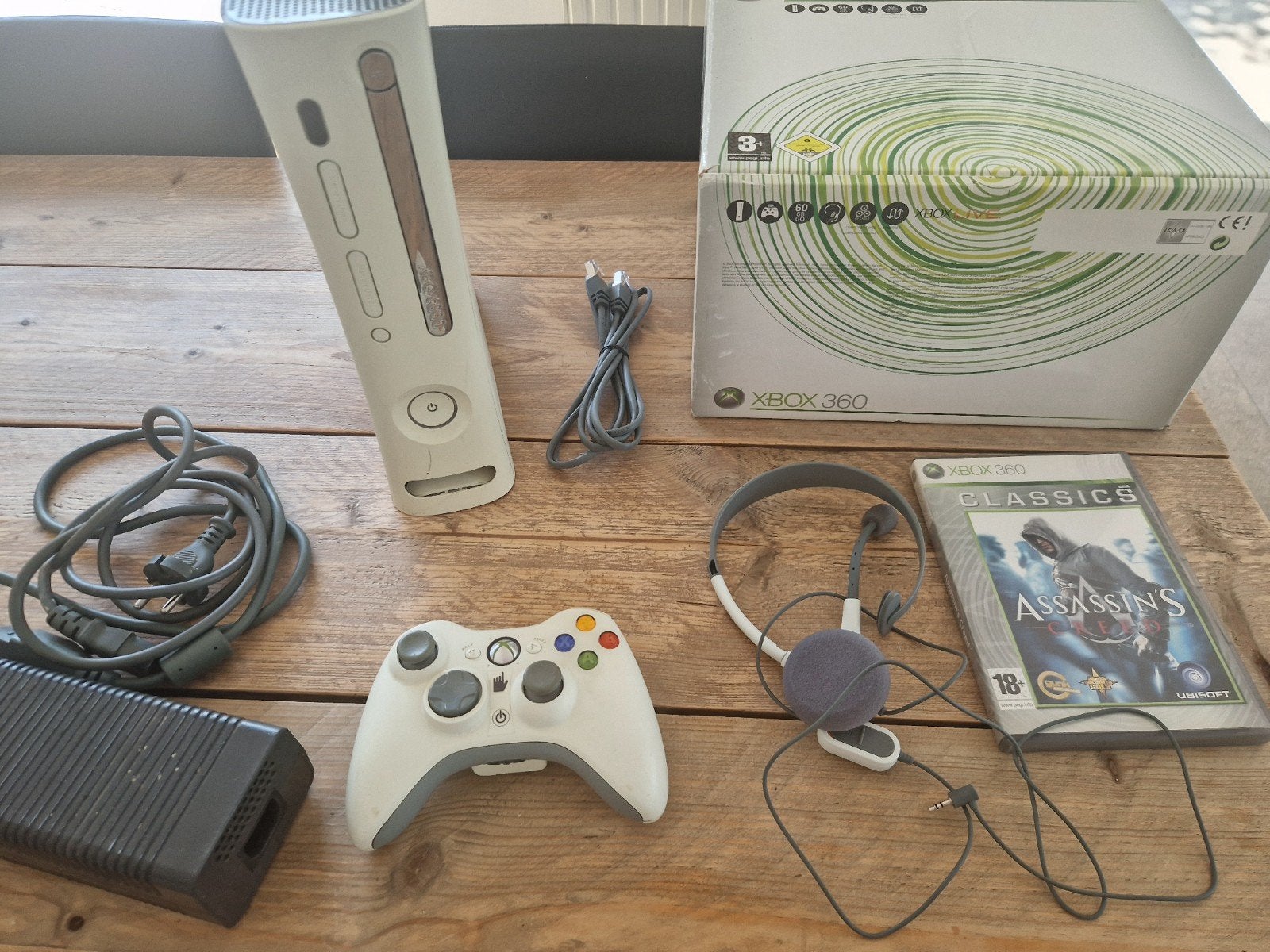 Xbox 360 60GB - complete set + originele doos+ Assasin's Cre, Consoles de jeu & Jeux vidéo, Consoles de jeu | Xbox 360, Avec 1 manette