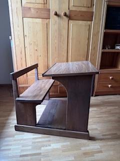 Schoolbankje / kinderbureau in massief eik, Ophalen, Opbergruimte, Hout, Kinderbureau