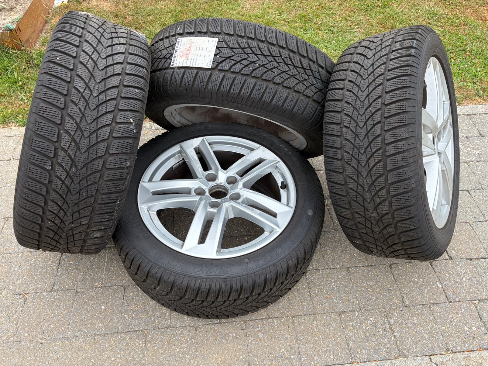 Winterbanden Dunlop (225/50R17) + velgen, Auto-onderdelen, Banden en Velgen, Ophalen, Nieuw, 17 inch, Winterbanden