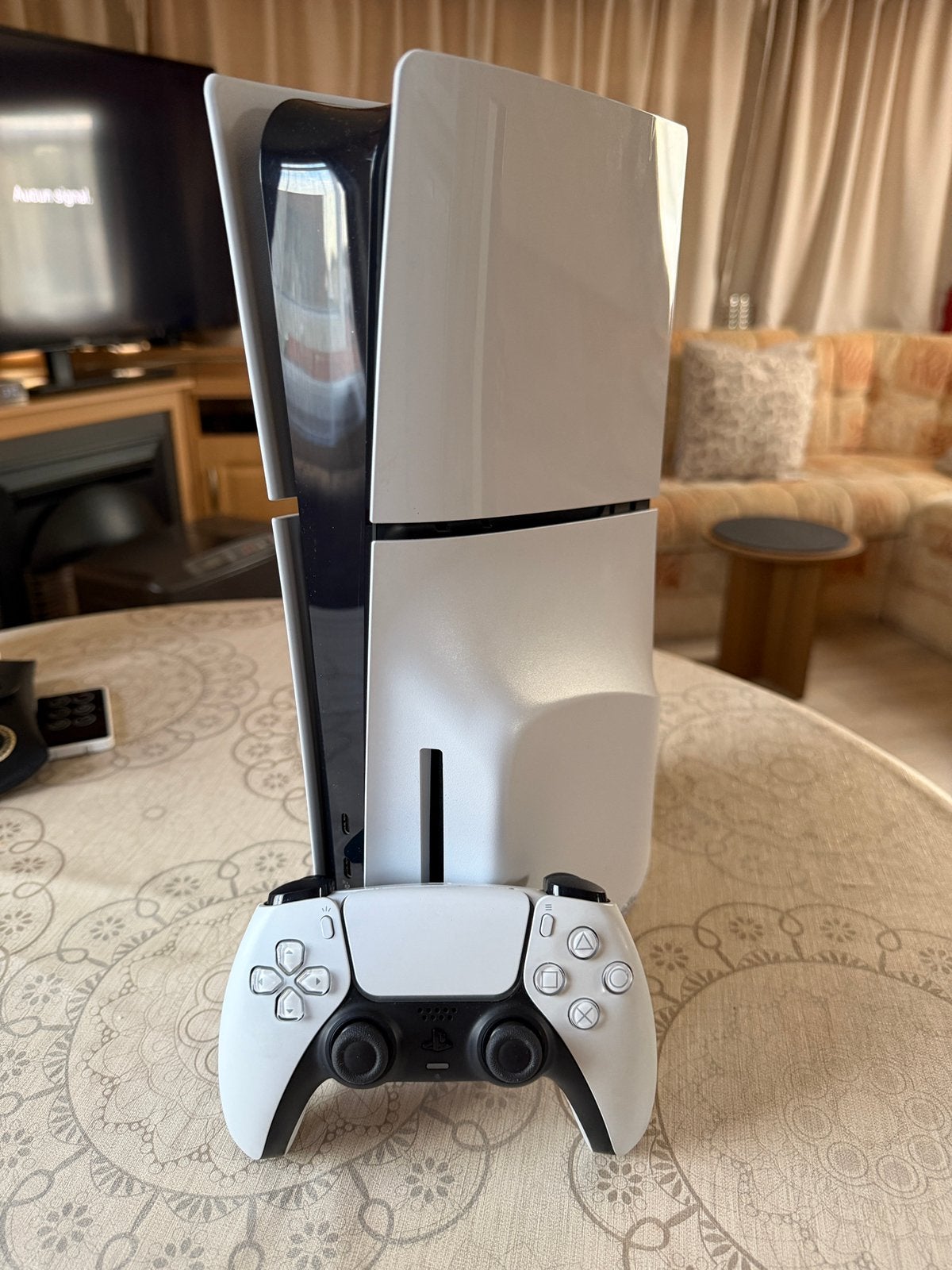 Console PS5 SLIM 1To avec lecteur de disque (parfait etat !), Consoles de jeu & Jeux vidéo, Consoles de jeu | Sony PlayStation 5