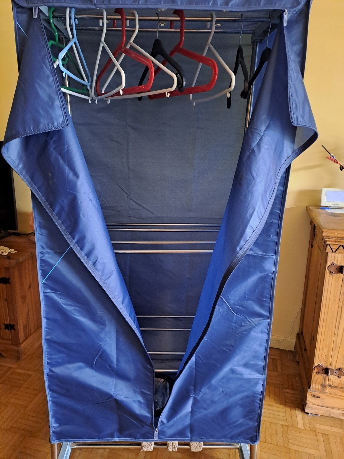étendoir & séchoir électrique sur roulettes.casi neuf!, Enlèvement, Comme neuf, Bleu, Porte-serviettes