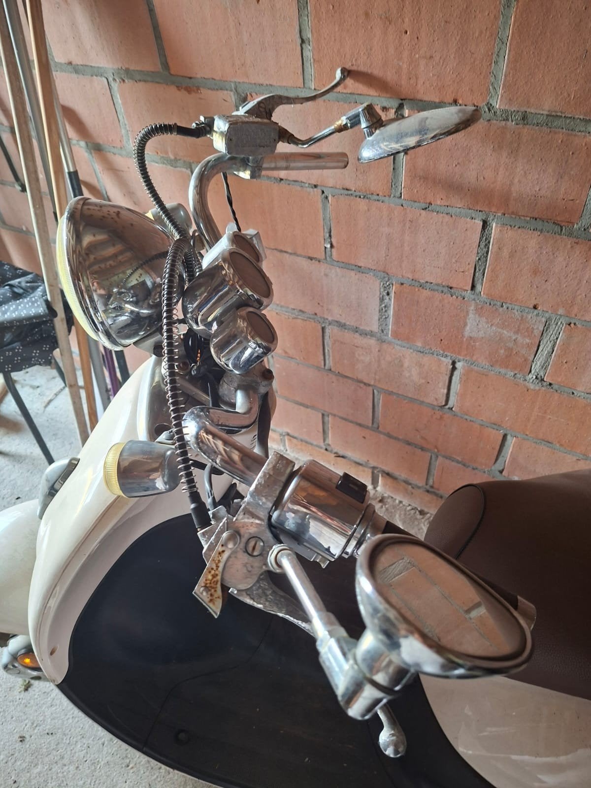 scooter voor opmaak of onderdelen, Enlèvement