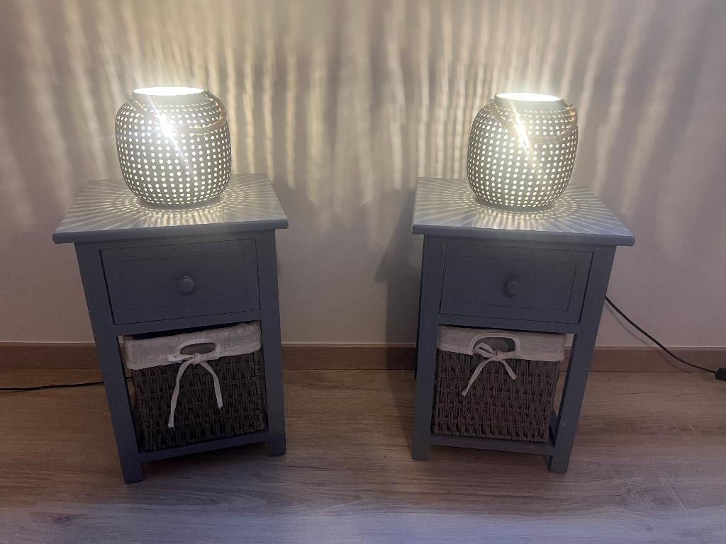 2 table de chevet/nuit avec lampe, Enlèvement, Comme neuf, Moins de 50 cm
