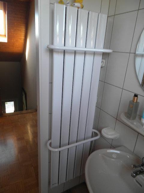 Radiateur de salle de bain, sèche-serviettes, blanc, 800 watts ou plus, Moins de 60 cm, Comme neuf, Enlèvement