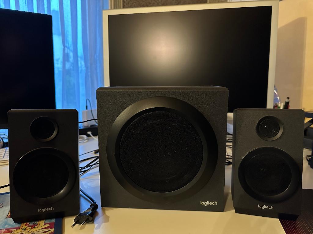Logitech z333, Enlèvement, Utilisé