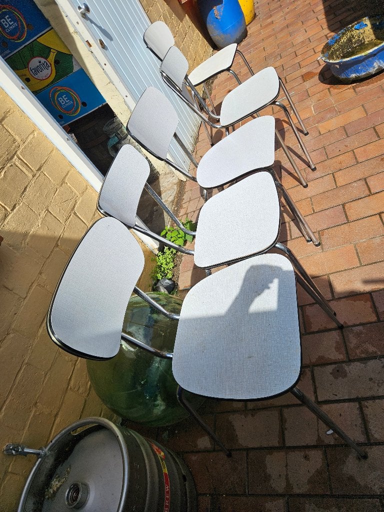 Chaise formica, Enlèvement, Utilisé, Cinq, Six Chaises ou plus