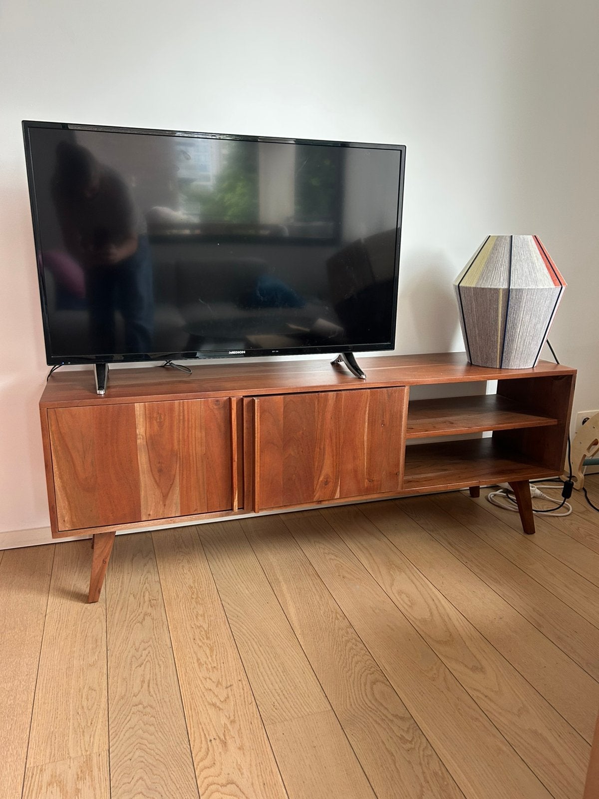 Meuble TV Tikamoon Niels en acacia 150 cm, Maison & Meubles, Enlèvement, Comme neuf