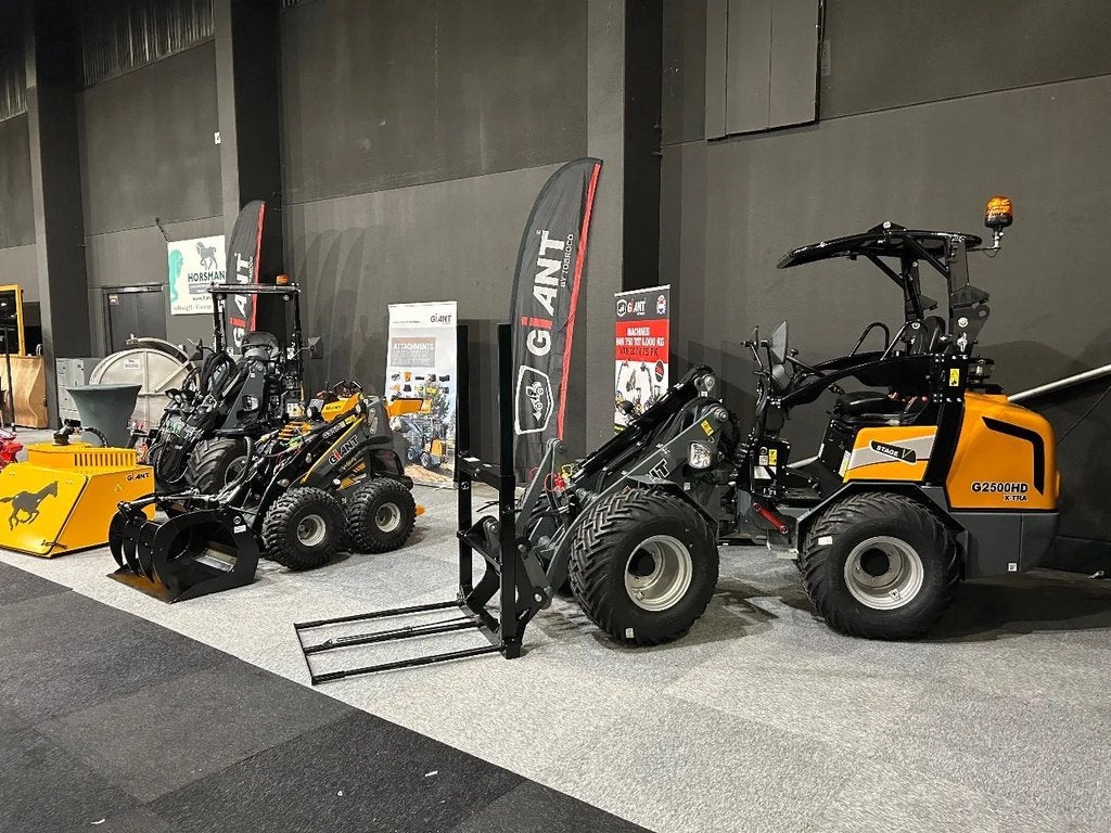 Giant Showmodellen direct leverbaar, Zakelijke goederen, Machines en Bouw | Kranen en Graafmachines, Tobroco, Info@tobroco.nl