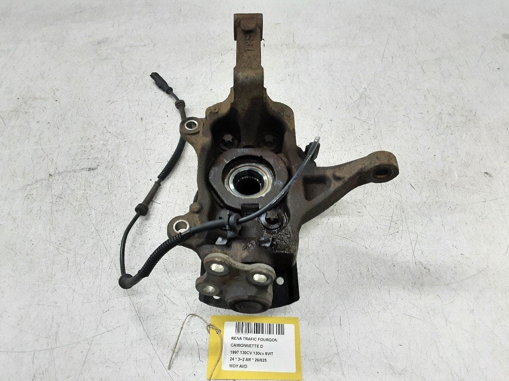 MOYEU DE ROUE AVANT DROIT Trafic (1FL / 2FL / 3FL / 4FL), Renault, Utilisé, Peter-Huppertz-Straße 5
51063  Köln, DE, Dialog.deutschland@renault.de