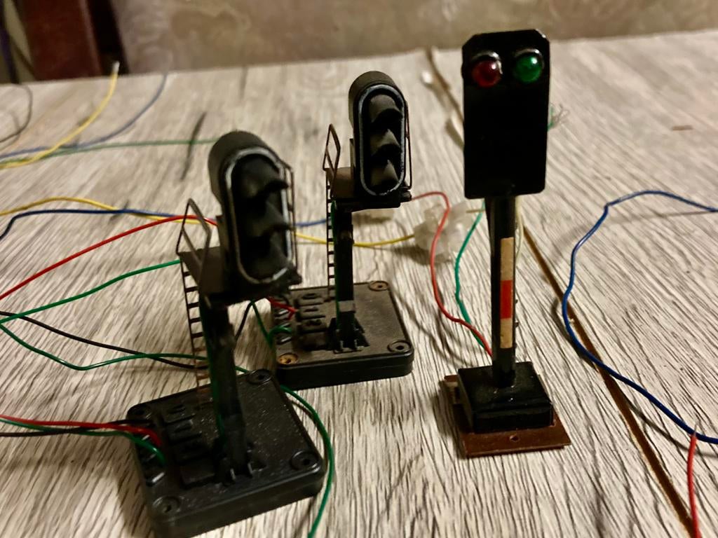 Signaux et feux electriques pour trains HO, Enlèvement ou Envoi, Comme neuf