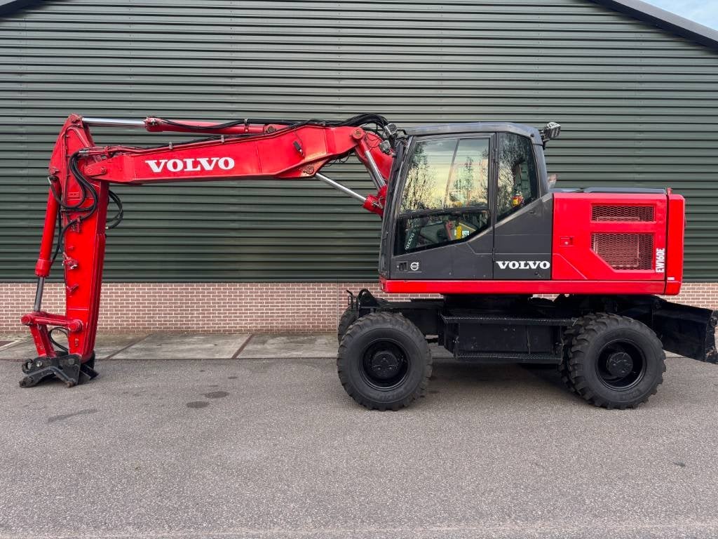 Volvo EW 160 E, Articles professionnels, Excavatrice