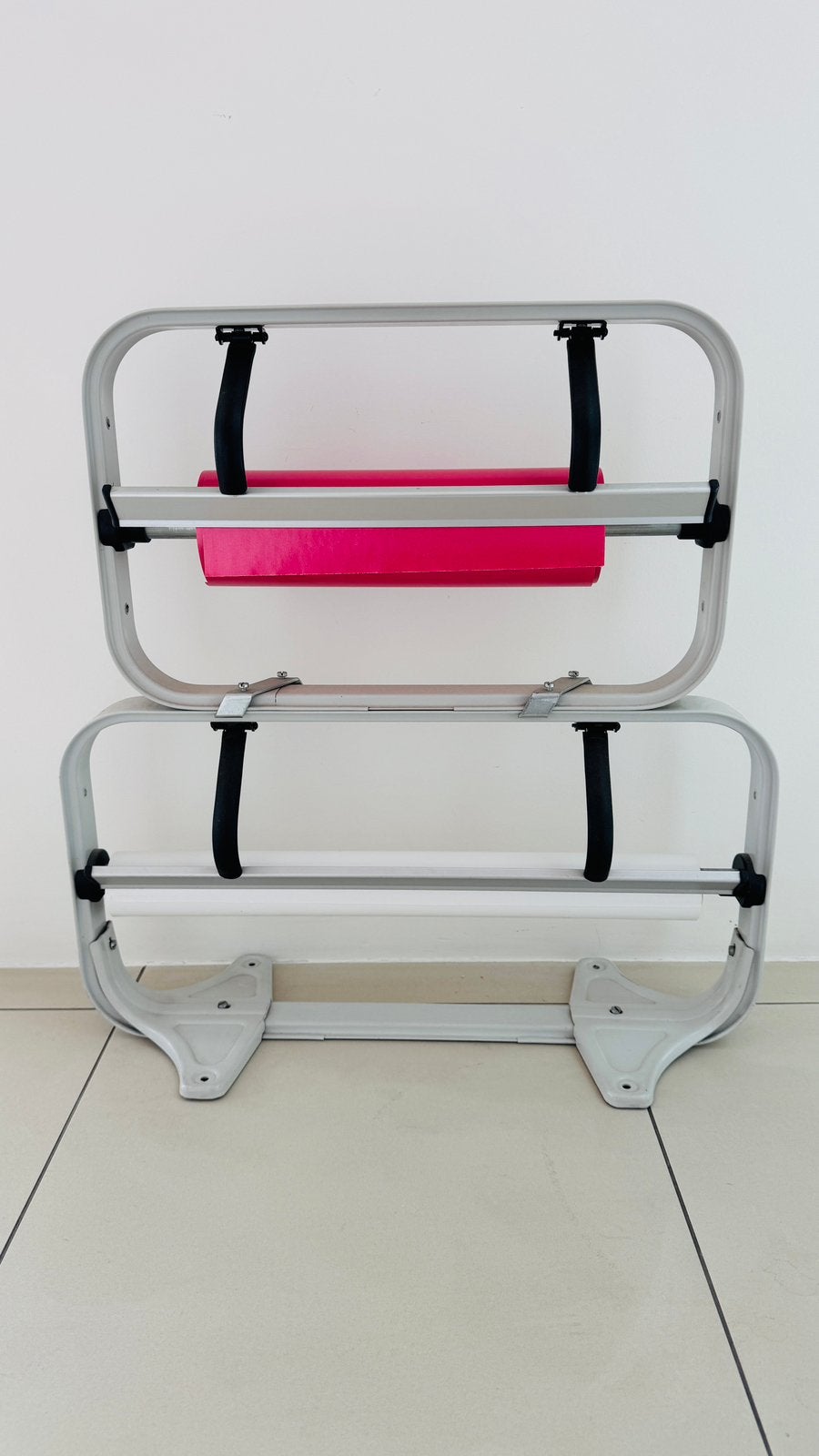 Emballage cadeau/porte-rouleau sur support, Enlèvement, Comme neuf