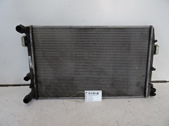 RADIATEUR EAU Skoda Roomster (5J) (6Q0121253R), Utilisé, Info@skoda-auto.de, Skoda, Max-Planck-Straße  3-5
64331  Weiterstadt, DE