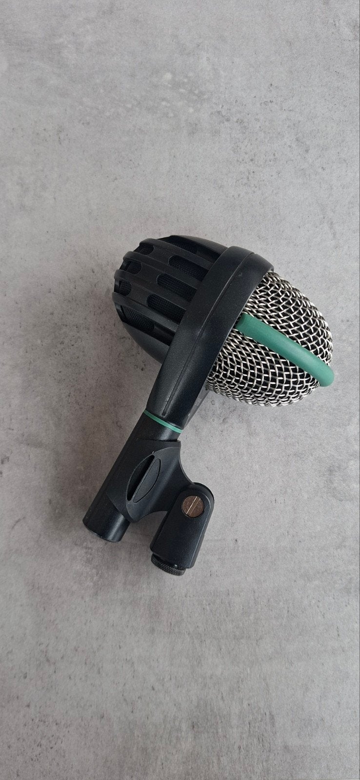 AKG D112 dynamische basdrummicrofoon, Muziek en Instrumenten, Microfoons, Ophalen, Gebruikt, Instrumentmicrofoon