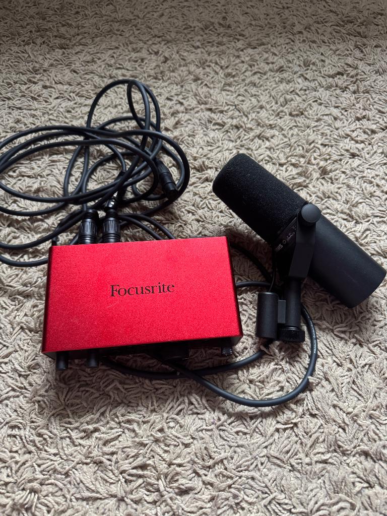 Focusrite + Microphone, Enlèvement ou Envoi, Neuf, Micro studio