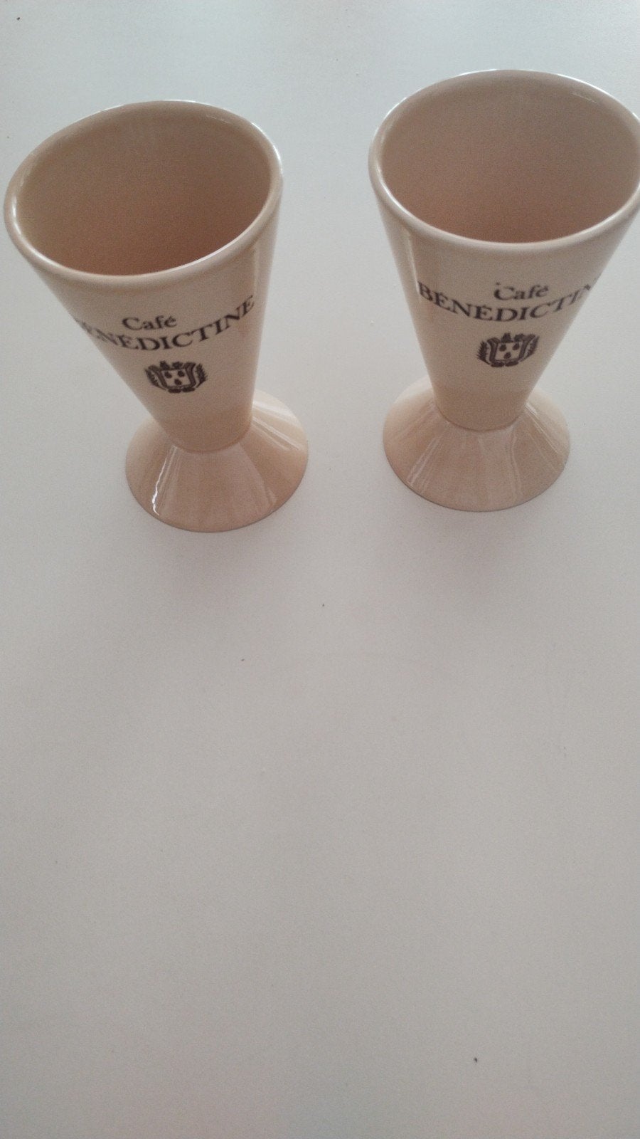 2 tasses en céramique Mazagran beiges, Enlèvement