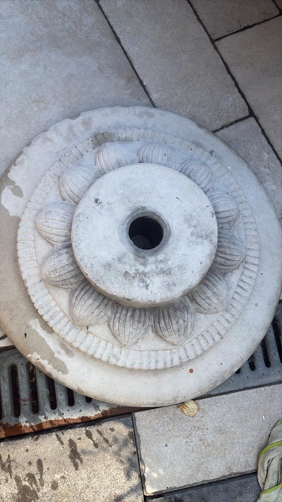 Parasol houders(steen), Tuin en Terras, Ophalen, Zo goed als nieuw, Fontein