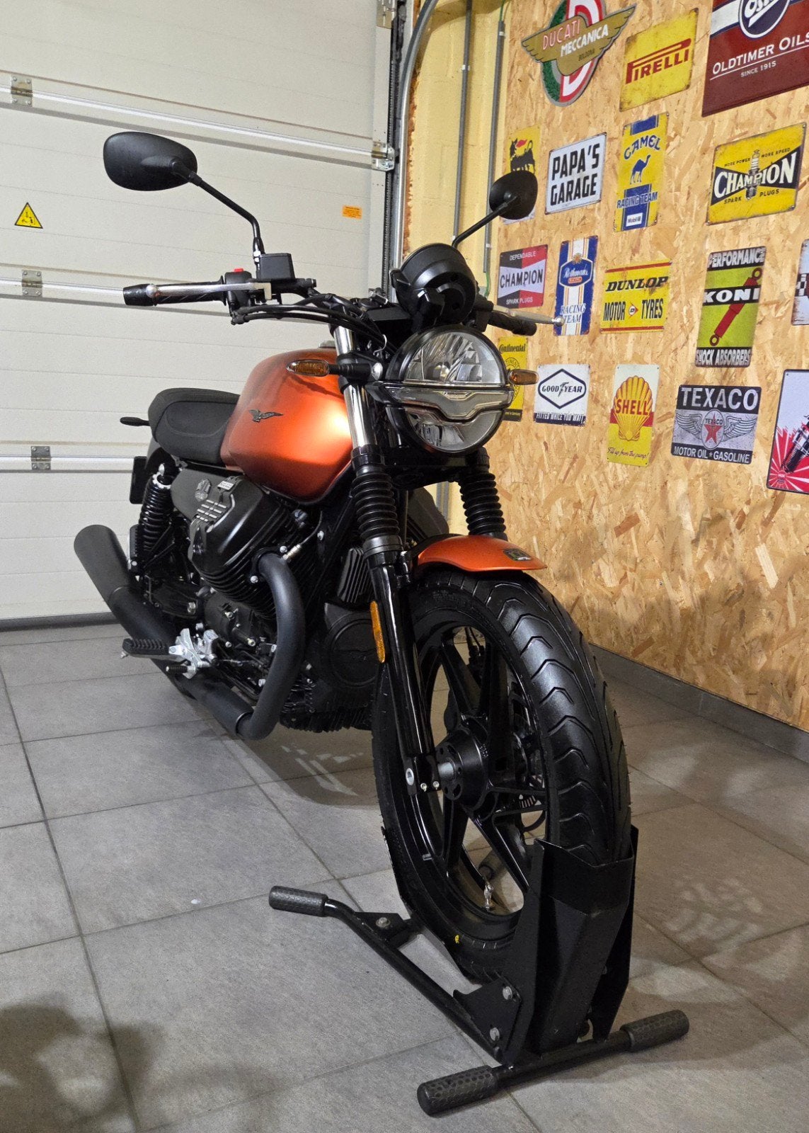 Prachtige Moto Guzzi V7 850! *Keuring & Garantie*, Motoren, 2 cilinders, Occasion, Motorrijbewijs A, Bedrijf