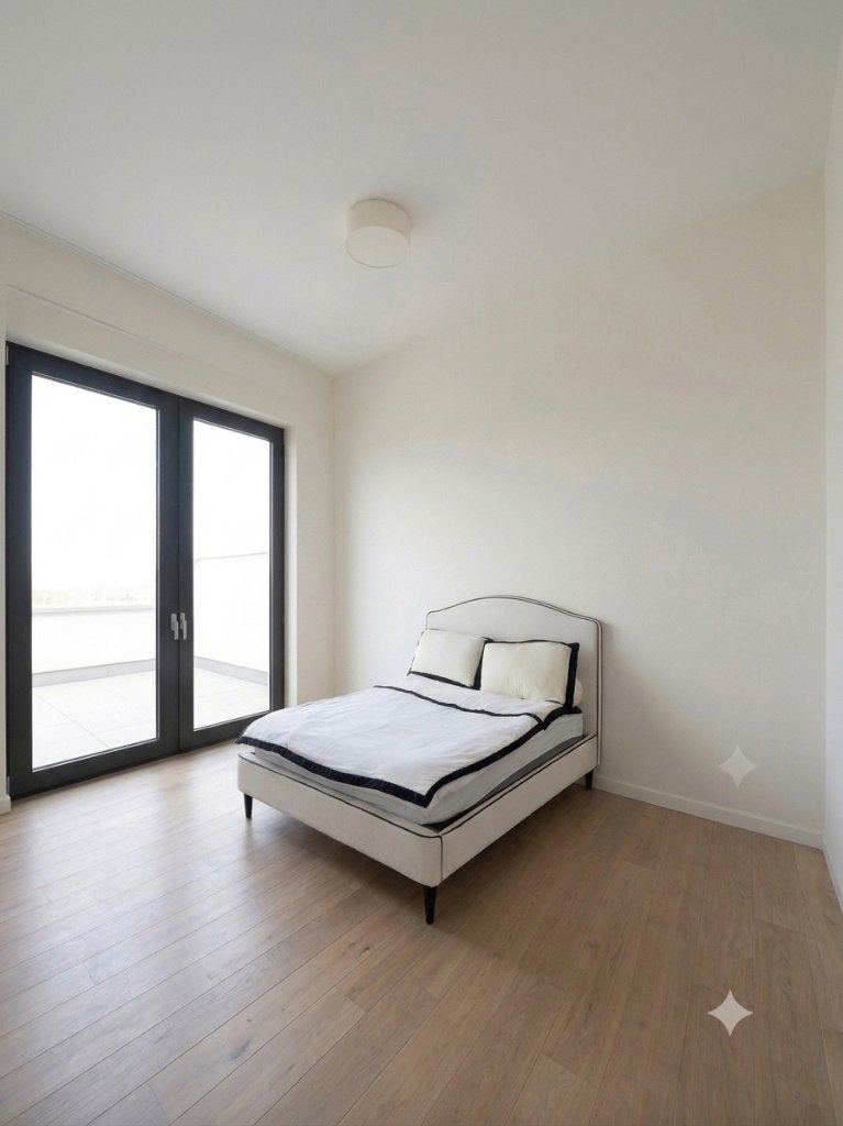 MODERN BED FRAME & MATTRESS SET FOR SALE IN BRUSSELS, Bois d'échafaudage, Modern Transitional and Neo-Classical Hotel Concept