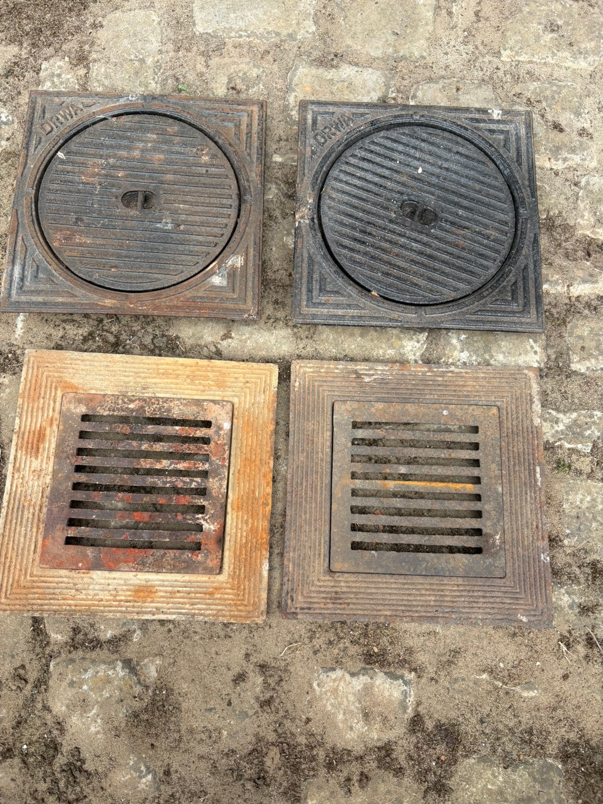 Couvercles de trous d'égout en fonte, Bricolage & Construction, Enlèvement, Utilisé, Évacuation