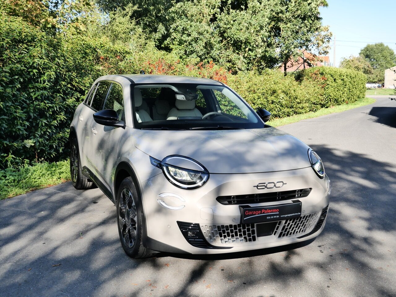 Fiat 600 La Prima Hybrid 110PK Belgisch voertuig, Auto's, Euro 6, 0 kg, Beige, 5 deurs