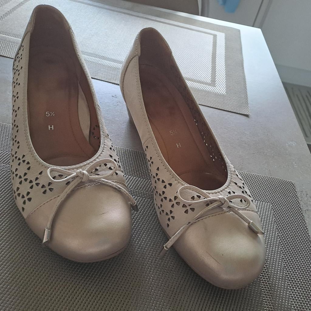 chaussures dorées, Ara, taille 38.5 H, Enlèvement ou Envoi, Autres couleurs, Comme neuf, Sabots