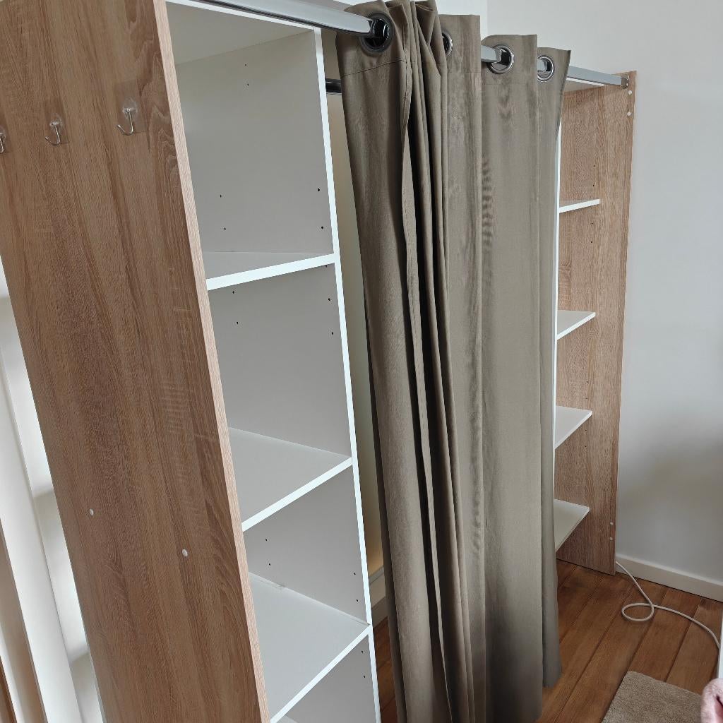 Armoire avec rideaux, Maison & Meubles, Armoires | Penderies & Garde-robes, 25 à 50 cm, 150 à 200 cm, Comme neuf, Autres essences de bois