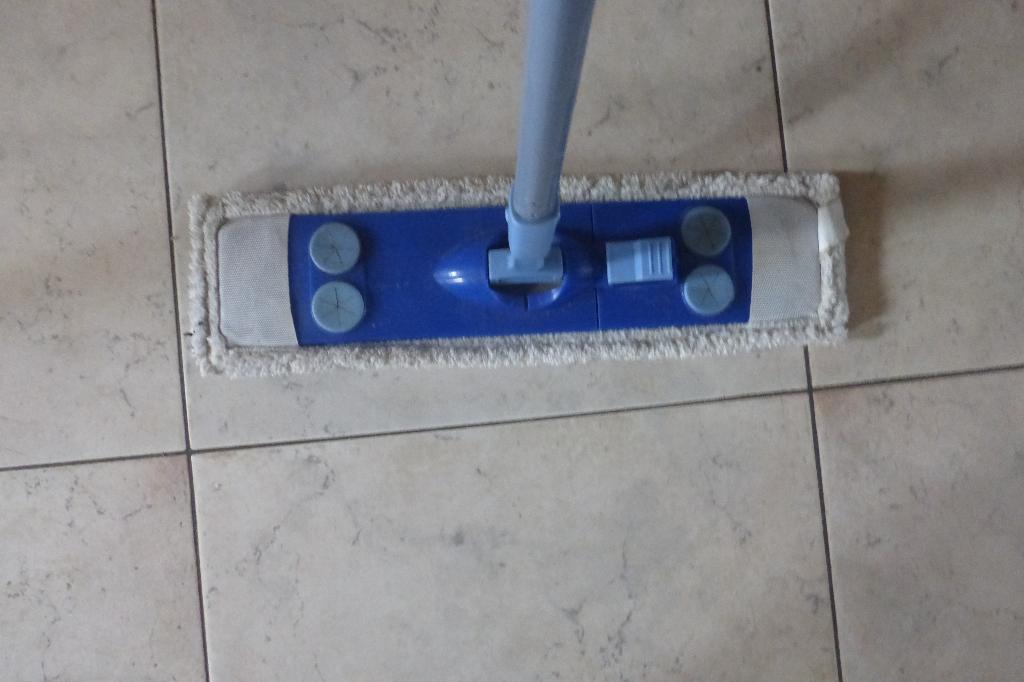 kuis voor vloer ; vloerwisser met microvezeldoek * vloermop, Ophalen