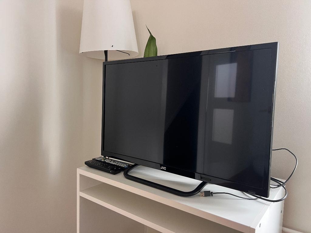 LED TV - 71 cm - zo goed als nieuw, LED, 50 Hz, Zo goed als nieuw, Ophalen