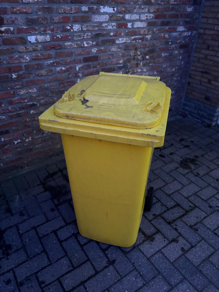 Vuilbakken 240l, Ophalen, Zo goed als nieuw