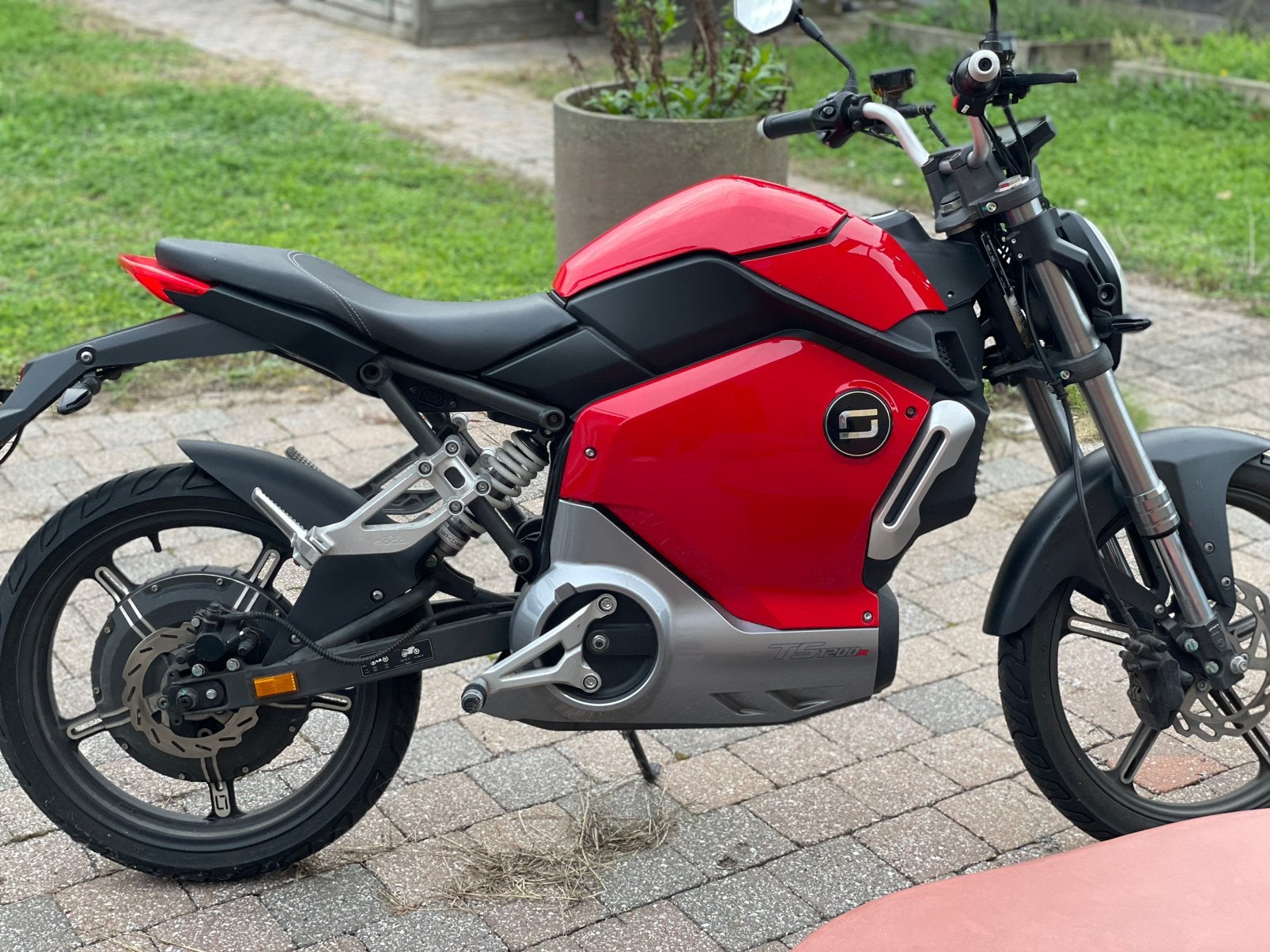Super Soco TC -elektrische brommer  1200,00 euro, Fietsen en Brommers, Ophalen, Gebruikt, Klasse B (45 km/u), 50 cc