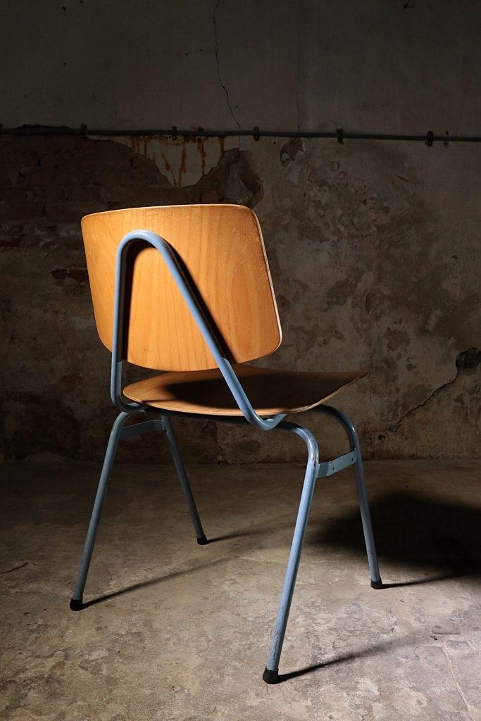 Chaises d'école vintage Kho Liang Ie, Autres couleurs, Enlèvement, Bois, Vintage schoolstoelen