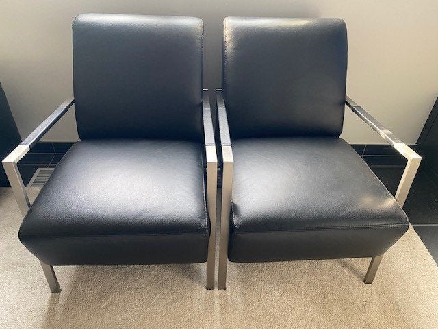 2 zwarte fauteuils - comfortabel en stijlvol, Huis en Inrichting, Fauteuils, Ophalen, Zo goed als nieuw