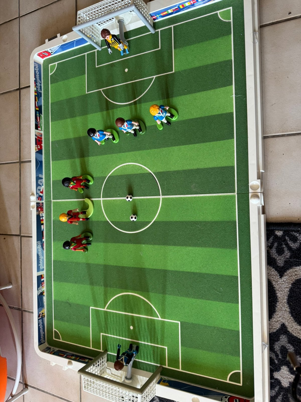 Terrain de football Playmobil, Enlèvement