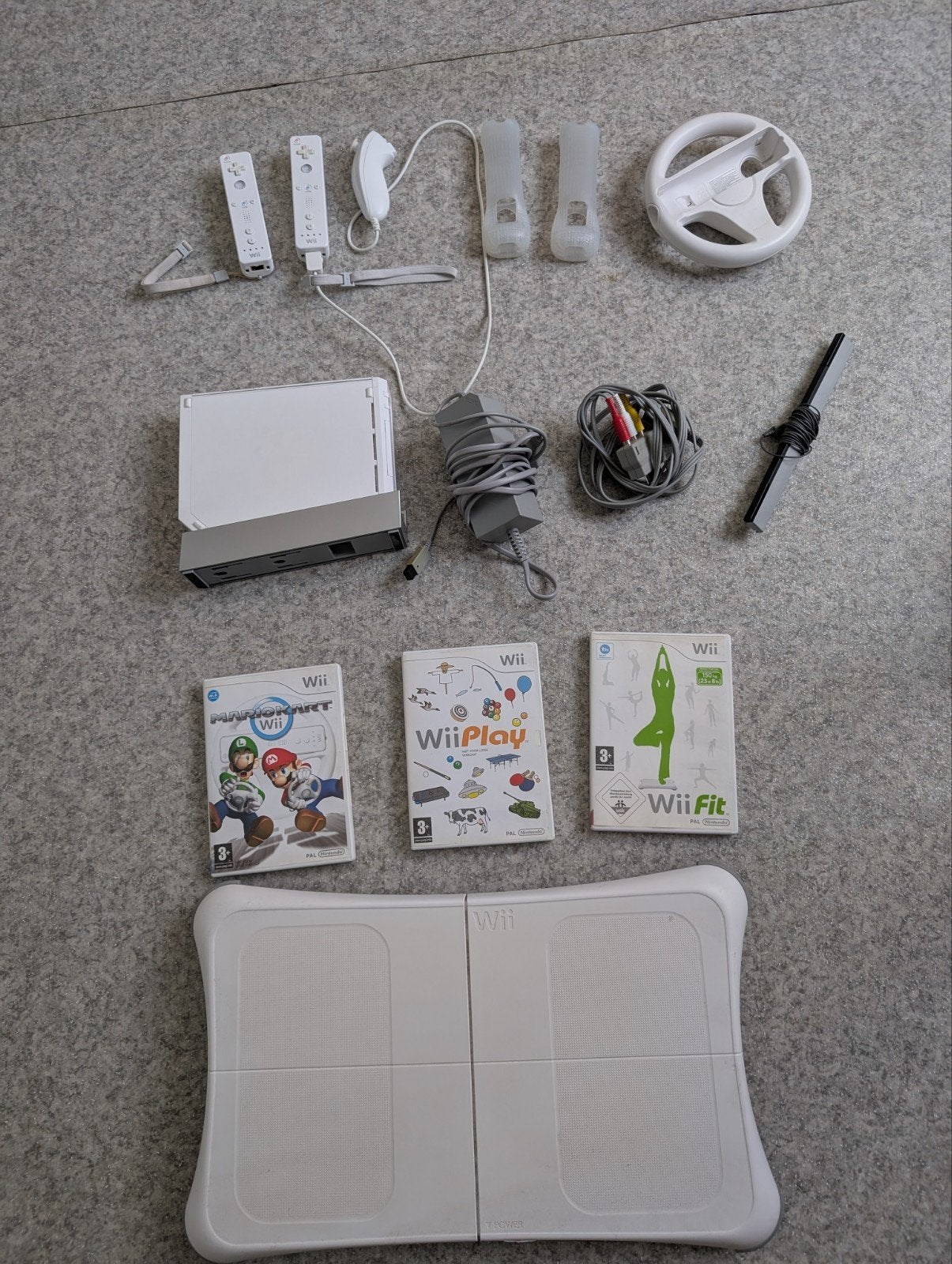 Nintendo Wii met Wii play, Wii fit en Mariokart, Ophalen, Gebruikt, Met 2 controllers, Met Balance Board