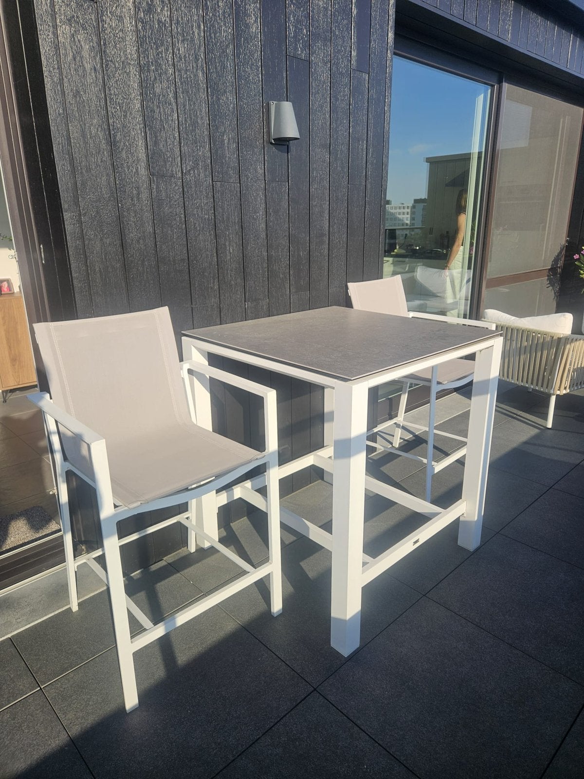 Hoge tuintafel + 2 barstoelen, Aluminium, Zo goed als nieuw, Tuinset, Ophalen
