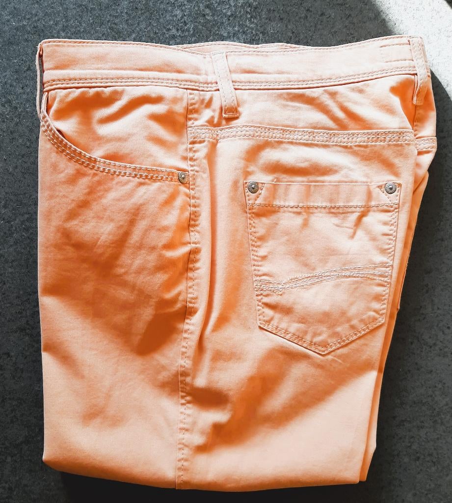 Te koop: Nieuw! Mooie zalmroze broek van "Brax, Sara Sun",38, Vêtements | Femmes, Jeans, Neuf, W30 - W32 (confection 38/40), Autres couleurs