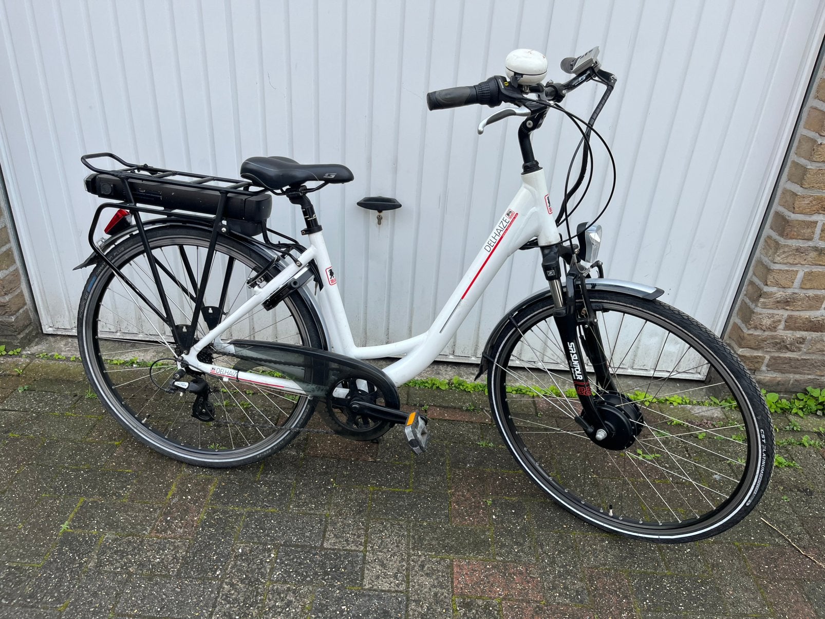 Elektrische damesfiets 28 inch, Fietsen en Brommers, Ophalen of Verzenden, Zo goed als nieuw