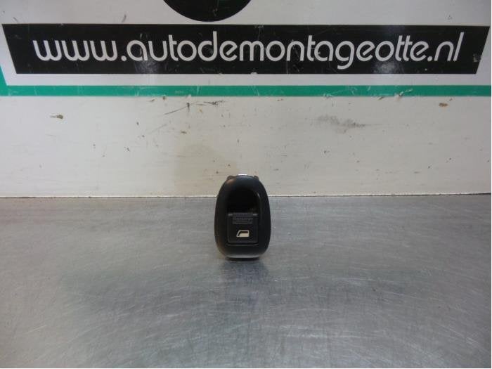 Commutateur vitre électrique d'un Citroen Pluriel (C3 Pluri, -, Utilisé, -, -