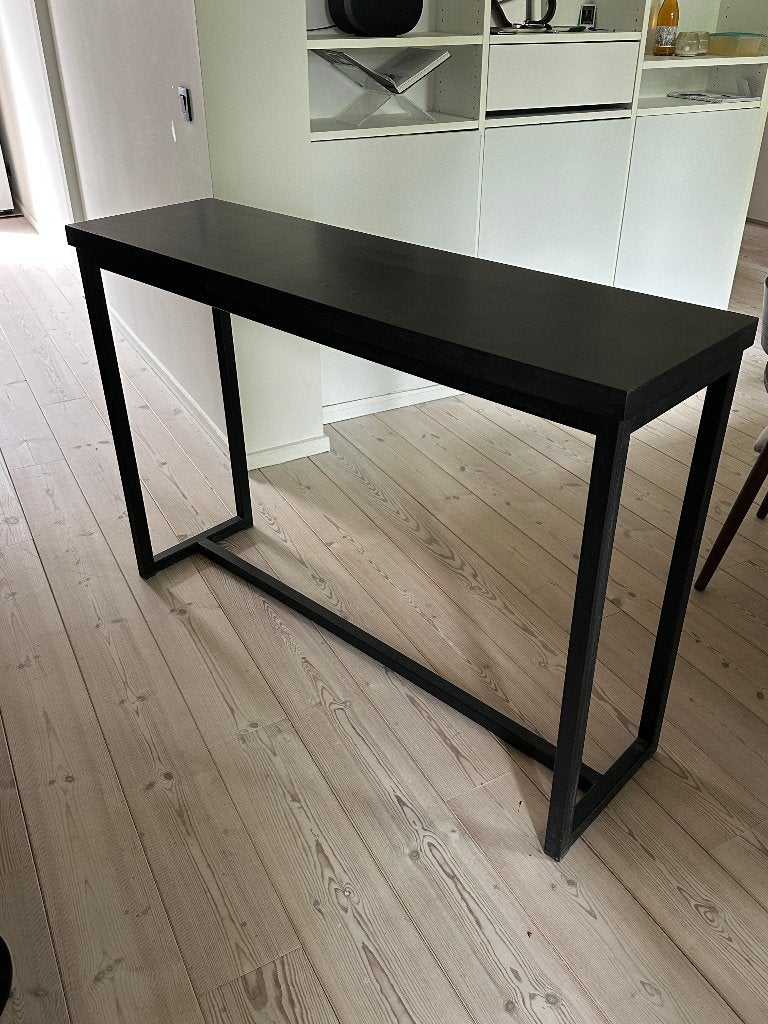 Zwarte custom-made bartafel / sidetable (staal & hout), Huis en Inrichting, Barren, Ophalen, Zo goed als nieuw