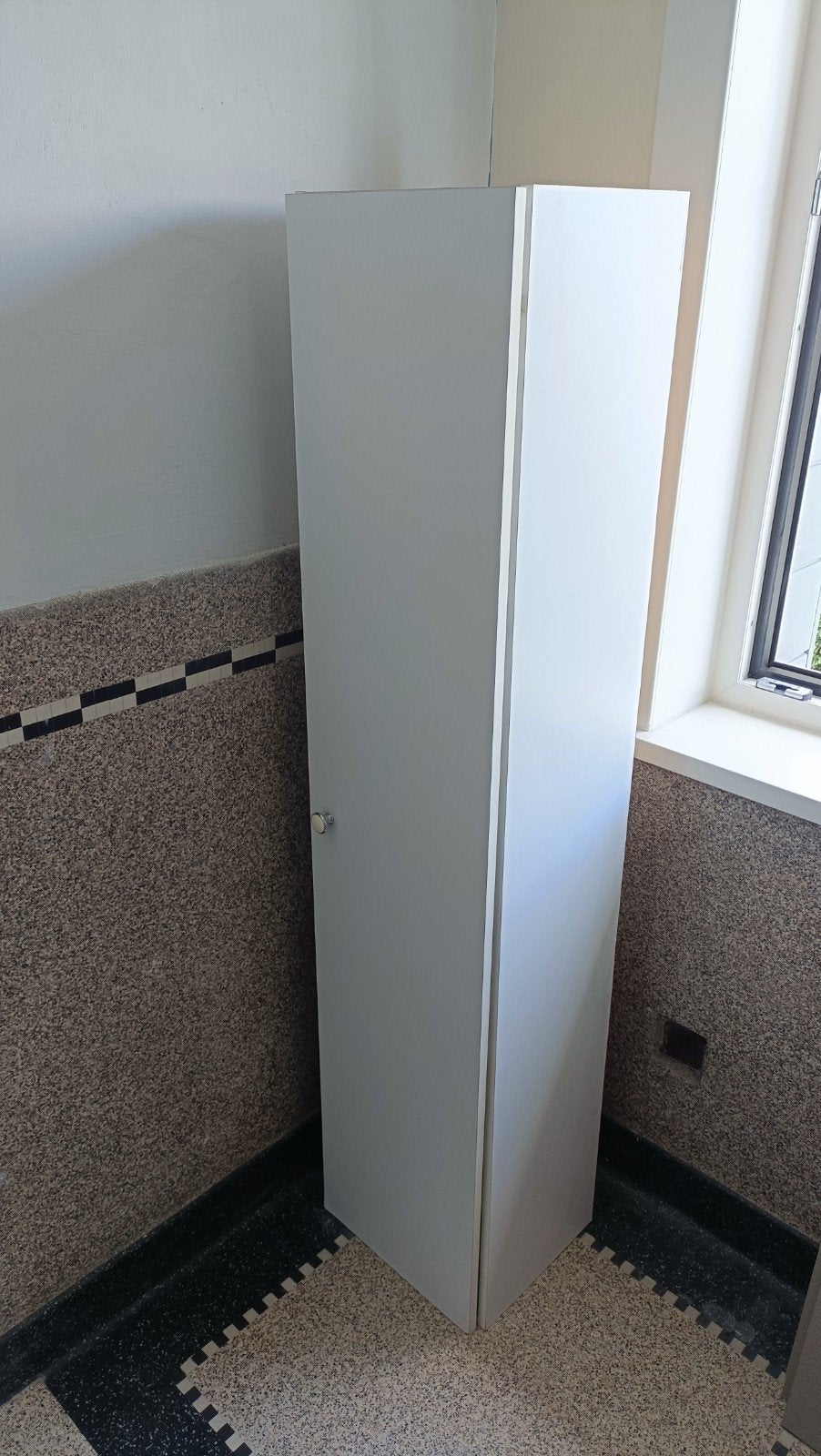 Meuble colonne de salle de bain à suspendre, Enlèvement